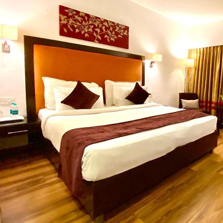 Hotel Gis Select Banjara Hill Hyderabad Exterior foto