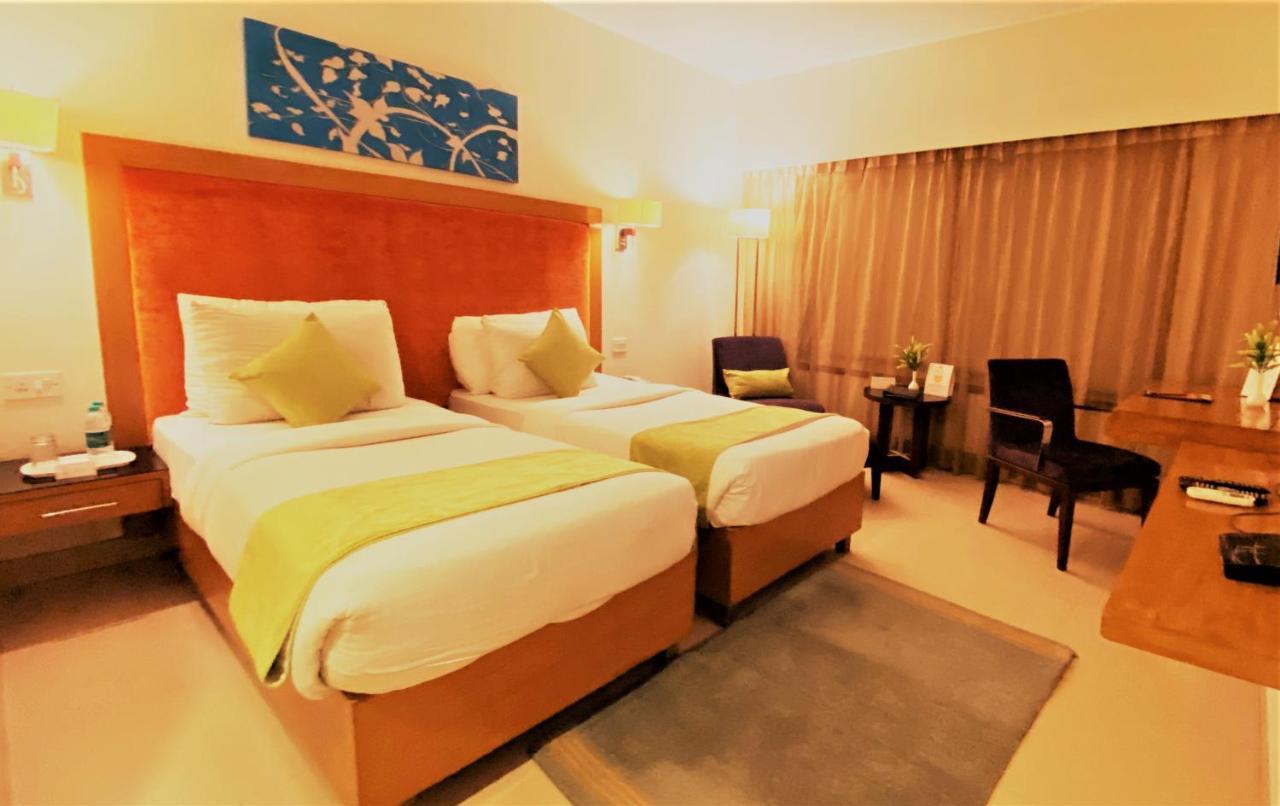 Hotel Gis Select Banjara Hill Hyderabad Exterior foto