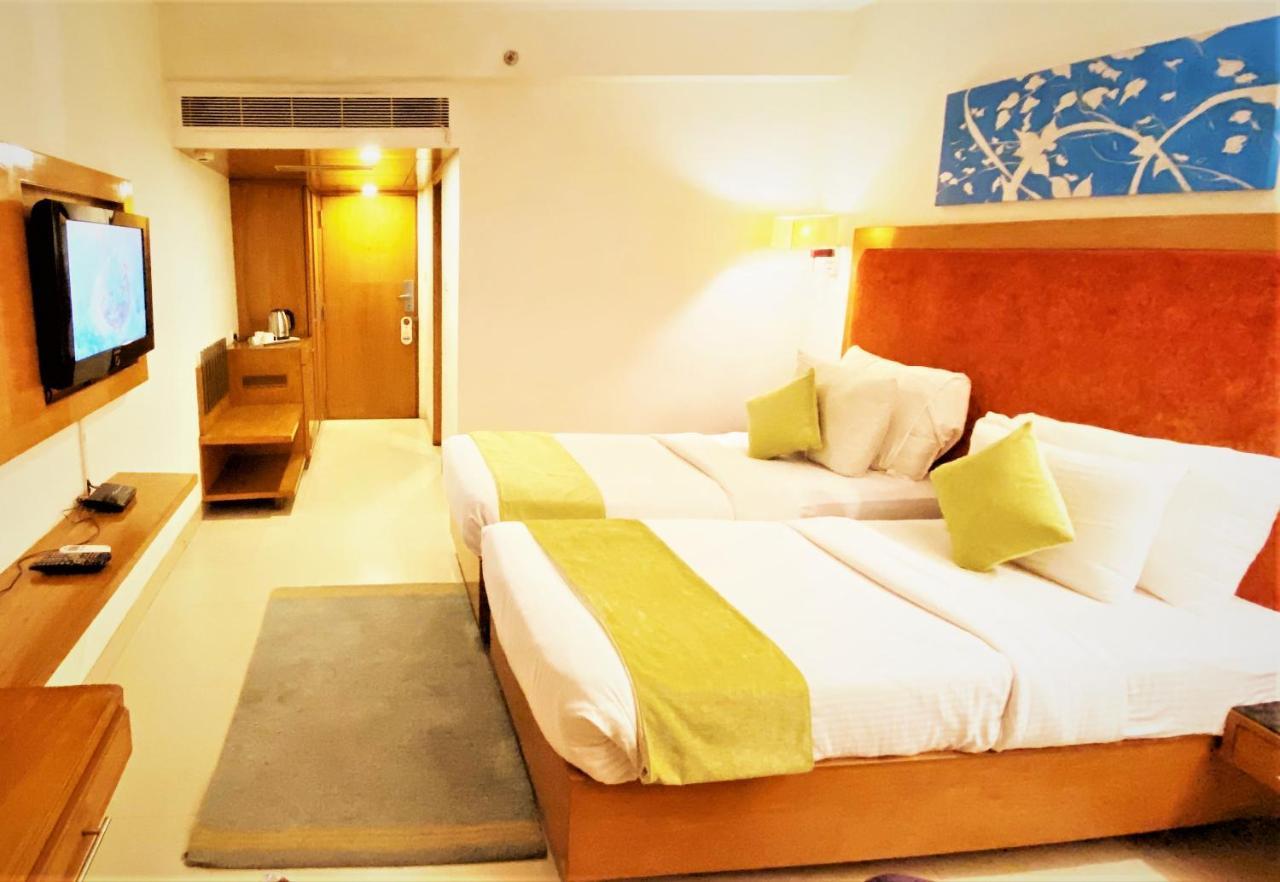 Hotel Gis Select Banjara Hill Hyderabad Exterior foto