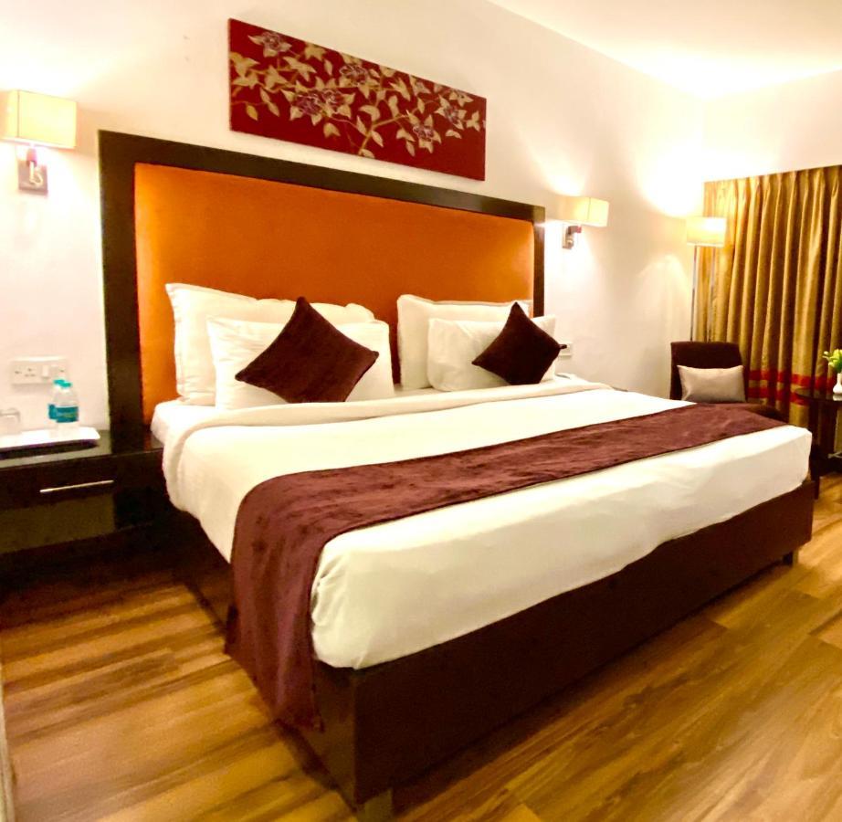 Hotel Gis Select Banjara Hill Hyderabad Exterior foto