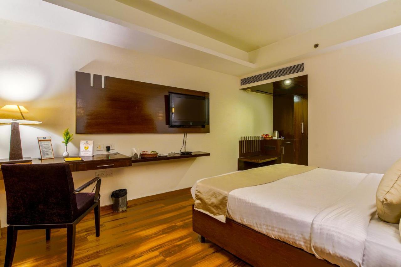 Hotel Gis Select Banjara Hill Hyderabad Exterior foto