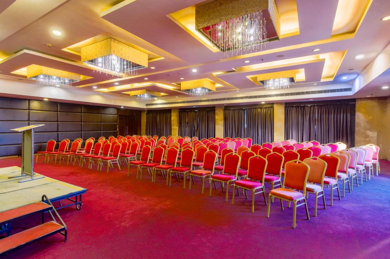 Hotel Gis Select Banjara Hill Hyderabad Exterior foto