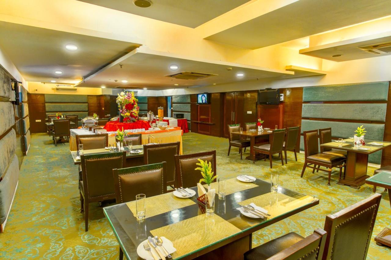 Hotel Gis Select Banjara Hill Hyderabad Exterior foto