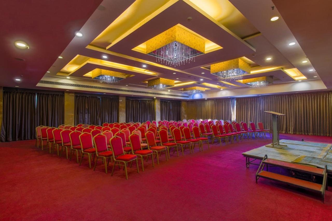 Hotel Gis Select Banjara Hill Hyderabad Exterior foto
